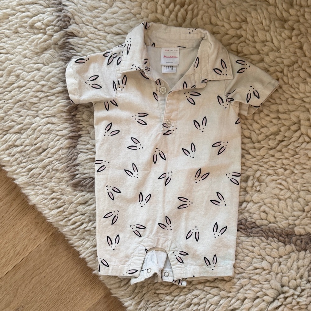 Hanna Andersson Cream Cotton Romper with Black Bunny Print
